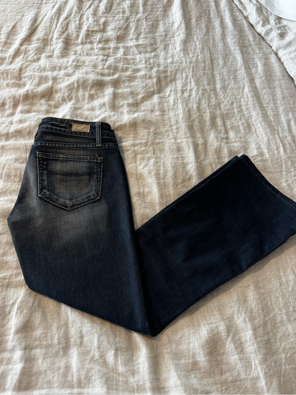 Paige Premium denim black low-rise bootcut jeans Laurel canyon 26 petite EUC